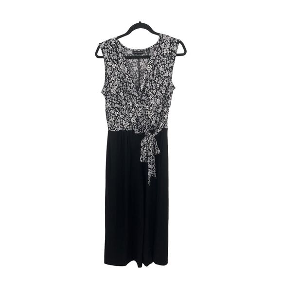 Nina Leonard Pants - Nina Leonard Jumpsuit faux wrap wide leg sleeveless floral black white Medium M